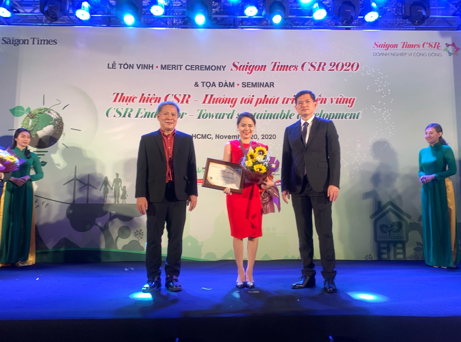 Generali Việt Nam vừa được vinh danh “Doanh nghiệp vì Cộng đồng – Saigon Times CSR 2020”, ghi nhận những đóng góp của Công ty cho sự phát triển bền vững của cộng đồng.   