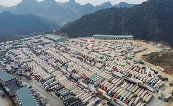 Hơn 6.000 xe nông sản xếp hàng chờ làm thủ tục tại các cửa khẩu phía Bắc. Ảnh minh họa. Nguồn: Internet