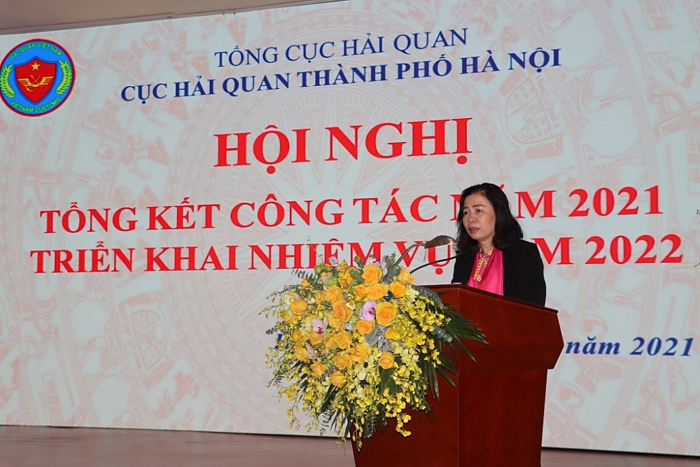 Thứ trưởng Bộ T&agrave;i ch&iacute;nh Vũ Thị Mai ph&aacute;t biểu tại Hội nghị.
