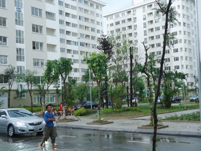 Nhà thu nhập thấp Đặng Xá (Gia Lâm) dù bị ế vẫn không giảm giá.
