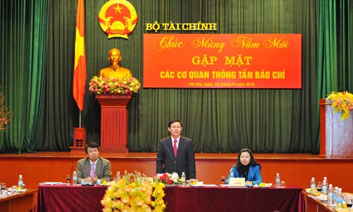 Bộ trưởng Vương Đình Huệ phát biểu tại buổi gặp mặt. (Ảnh: FinancePlus.vn).
