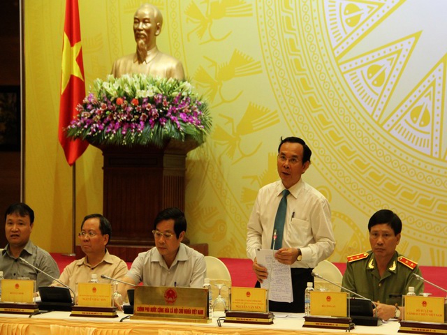 Bộ trưởng Nguyễn Văn Nên điều hành Họp báo Chính phủ thường kỳ tháng 5/2014. Ảnh: Văn Trường