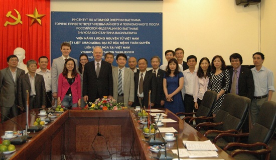 Ngài Đại sứ Liên bang Nga Vnukov Konstantin Vasilievich đến thăm và làm việc tại Viện Năng lượng nguyên tử Việt Nam, ngày 20/3/2015. 