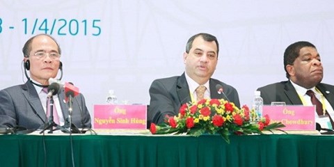 Chủ tịch Quốc hội Nguyễn Sinh Hùng, Chủ tịch IPU và Tổng thư ký IPU tại buổi họp báo.