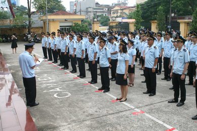 Toàn cảnh buổi lễ chào cờ của Cục Hải quan TP. Hà Nội, ngày 12/10/2015.