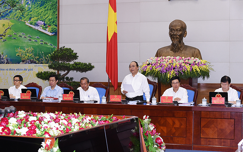 Thủ tướng Nguyễn Xuân Phúc chủ trì phiên họp Chính phủ thường kỳ tháng 4/2016. Nguồn: VGP