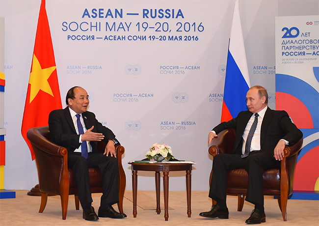 Thủ tướng Chính phủ Nguyễn Xuân Phúc hội kiến Tổng thống Liên bang Nga V. Putin.