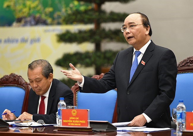 Thủ tướng Nguyễn Xuân Phúc chủ trì phiên họp đầu tiên với các thành viên Chính phủ, ngày 12/4/2016. Ảnh: VGP.