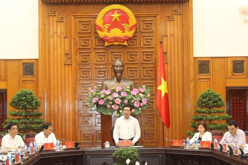 Phó Thủ tướng Phạm Bình Minh, Chủ tịch Ủy ban quốc gia APEC 2017 chủ trì phiên họp toàn thể lần thứ 5 của Ủy ban.