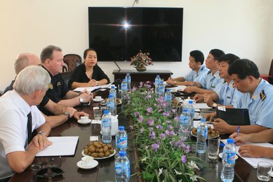 Toàn cảnh buổi làm việc giữa Cục Hải quan Hà Nội với các chuyên gia UNODC. 