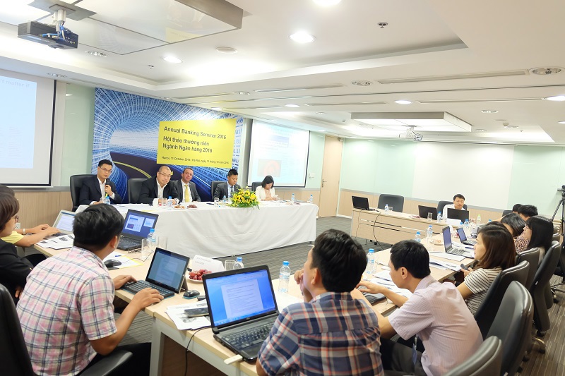 Toàn cảnh Hội thảo thường niên ngành Ngân hàng năm 2016 do EY Việt Nam tổ chức ngày 11/10/2016. 