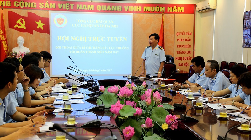 Đồng chí Nguyễn Văn Trường, Cục trưởng Cục Hải quan TP. Hà Nội phát biểu ý kiến tại Hội nghị. 