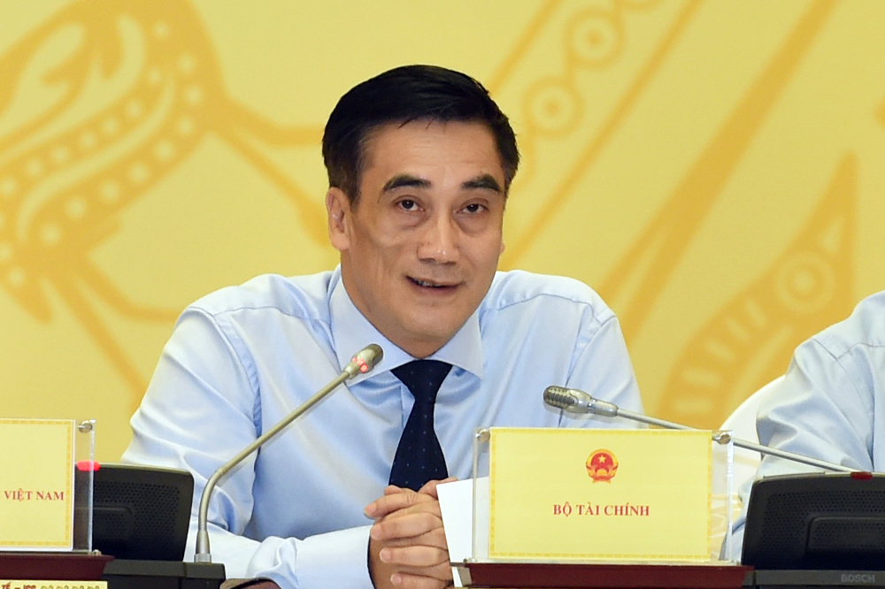 Thứ trưởng Bộ Tài chính Trần Xuân Hà cho biết, việc tăng thuế suất bảo vệ môi trường với mặt hàng xăng dầu sẽ tạo điều kiện cơ cấu lại nguồn thu ngân sách khi thuế nhập khẩu xăng dầu sẽ về mức 0%. Nguồn: VGP