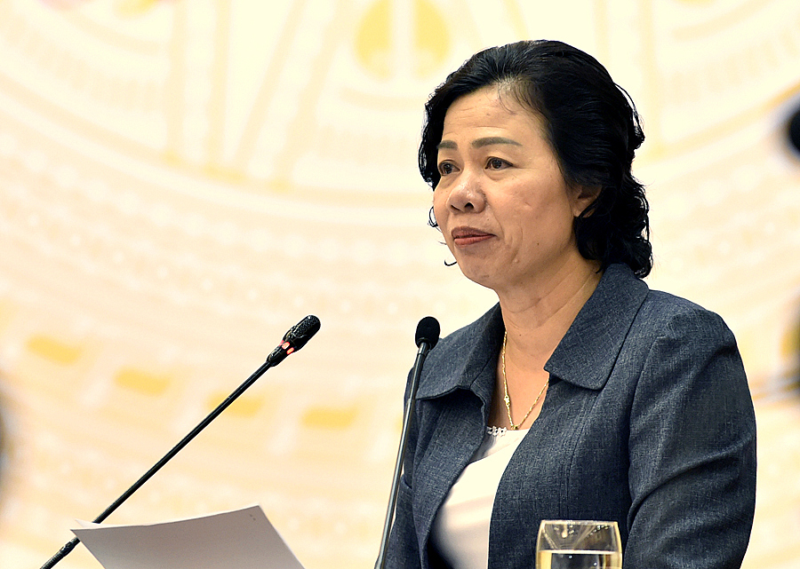 Thứ trưởng Bộ Tài chính Vũ Thị Mai phát biểu tại buổi họp báo Chính phủ thường kỳ tháng 8, ngày 30/8/2017.