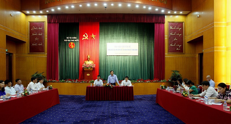 Phó Tổng Giám đốc KBNN Nguyễn Quang Vinh chủ trì Họp báo Chuyên đề triển khai Đề án Thống nhất đầu mối kiểm soát các khoản chi NSNN qua hệ thống KBNN.  