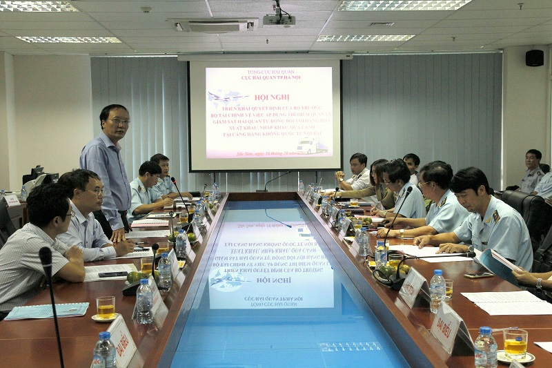 Phó Tổng cục trưởng Tổng cục Hải quan Nguyễn Công Bình phát biểu tại Hội nghị.