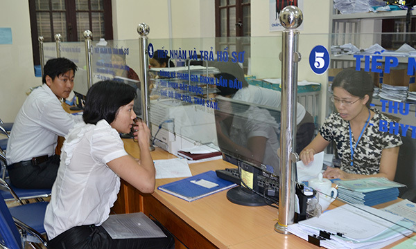 BHXH Việt Nam phát động phong trào thi đua nước rút hoàn thành kế hoạch năm 2017 đến từng công chức, viên chức.
