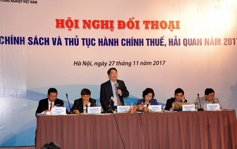 Ông Cao Anh Tuấn, Phó Tổng cục trưởng Tổng cục Thuế trả lời vướng mắc của DN trong lĩnh vực thuế.