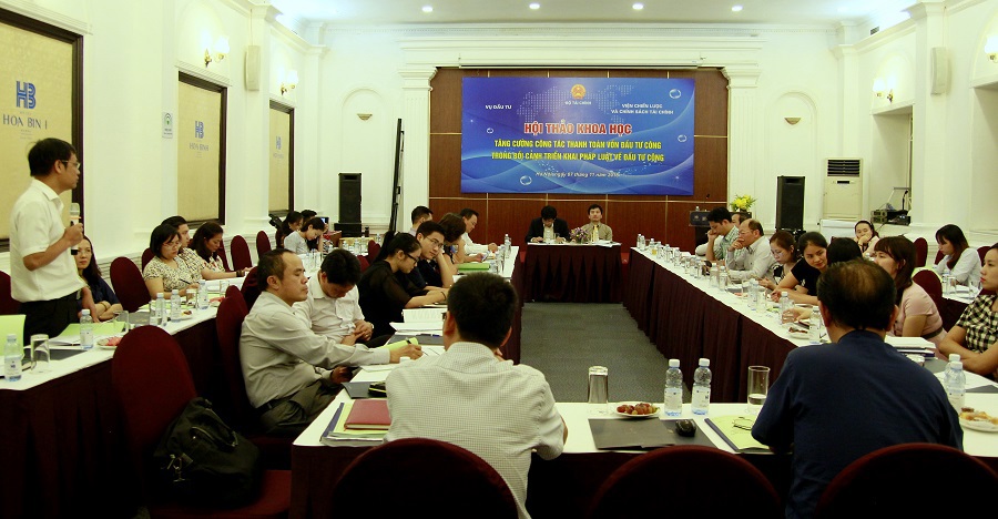 Ngày 7/11/2018, tại Hà Nội, Vụ Đầu tư phối hợp với Viện Chiến lược và chính sách tài chính (Bộ Tài chính) tổ chức Hội thảo khoa học “Tăng cường công tác thanh toán vốn đầu tư công trong bối cảnh triển khai pháp luật về đầu tư công”. 