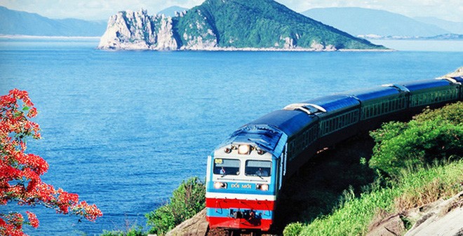 Tàu của CTCP Vận tải Đường sắt Hà Nội.