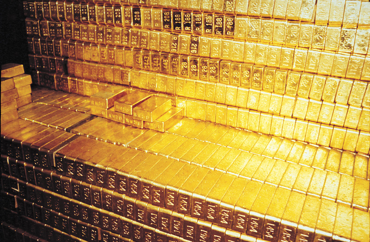 Từ năm 2008 đến nay, giá vàng thế giới dao động trong khoảng 1.000-1.600 USD/ounce.