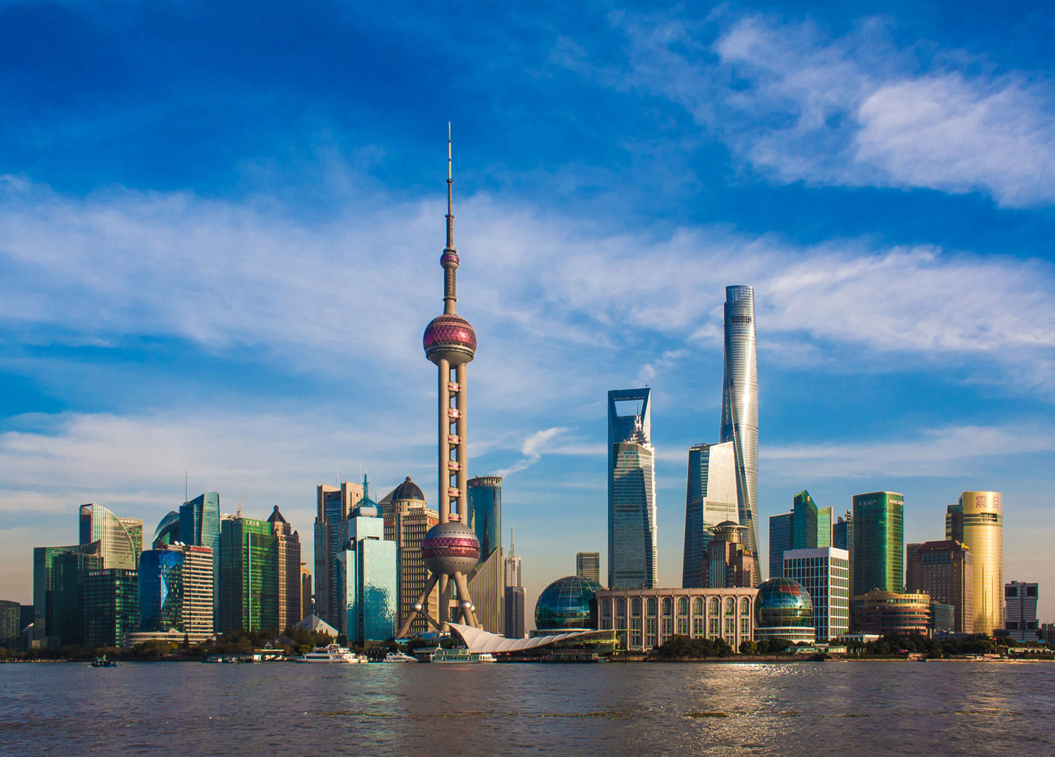 Giao dịch bất động sản tại Trung Quốc diễn ra sôi động với điểm nhấn là thương vụ mua cổ phần dự án tại Thượng Hải trị giá nửa tỷ USD.
