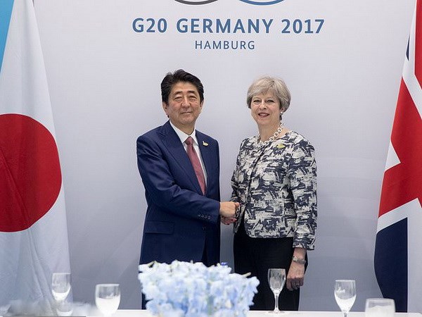 Thủ tướng Nhật Bản Shinzo Abe và người đồng cấp Vương quốc Anh Theresa May. Nguồn: Internet
