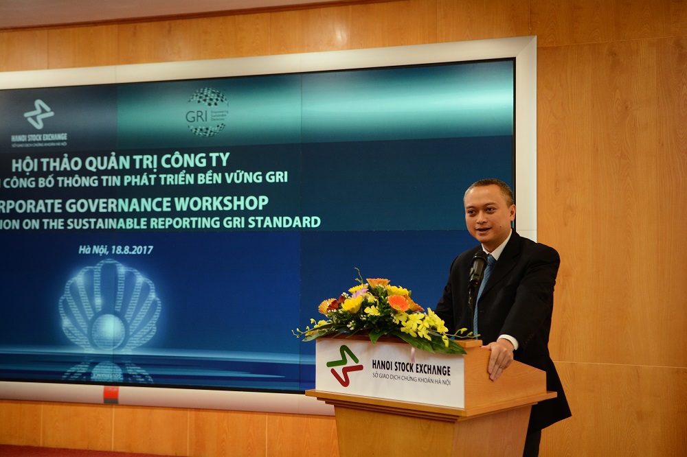 Ông Nguyễn Anh Phong, Phó TGĐ Sở GDCK Hà Nội phát biểu bế mạc hội thảo.