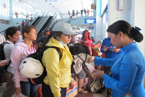 Quy trình kiểm soát vé thủ công sẽ không còn được thực hiện tại ga Hà Nội, ga Sài gòn từ ngày 15/12. Nguồn: Internet