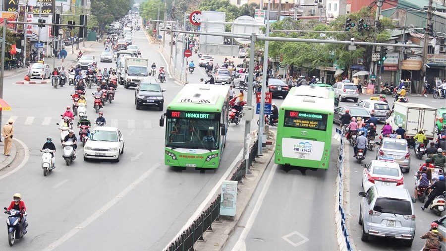 Đề xuất cho các phương tiện khác đi vào làn đường dành riêng của tuyến buýt nhanh BRT 01 Kim Mã - Yên Nghĩa. Nguồn: Internet