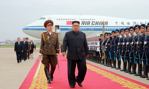 Lãnh đạo Triều Tiên Kim Jong-un tới Singapore bằng chuyến bay của Air China hôm 10/6. Ảnh: Reuters.