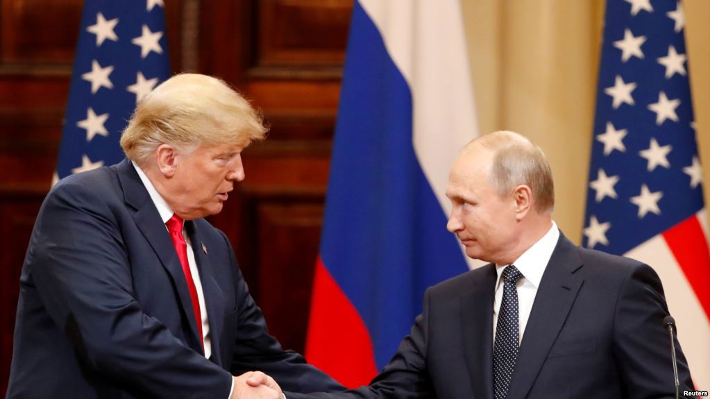 Tổng thống Mỹ Donald Trump (trái) va Tổng thống Nga Vladimir Putin. Nguồn: Internet