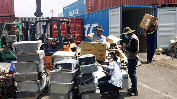 Theo đánh giá của Chính phủ, tình trạng nhập khẩu phế liệu vào Việt Nam thời gian qua diễn biến phức tạp, nghiêm trọng. Nguồn: Internet