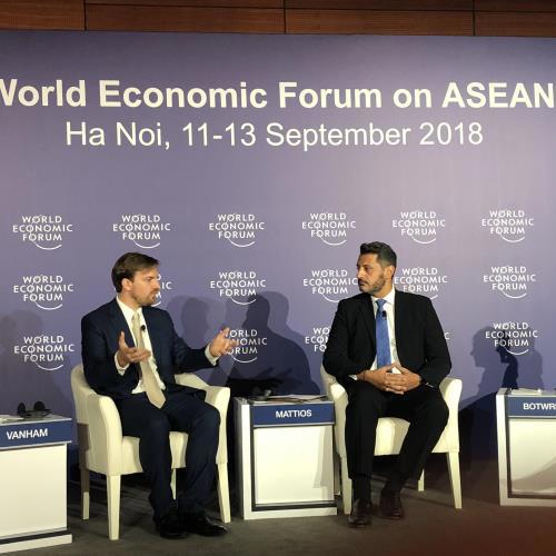 Ông Gerry Mattios, Phó Chủ tịch hãng tư vấn Bain & Company, tham gia họp báo phát hành báo cáo "Công nghệ thương mại: Một thời đại mới của thương mại và chuỗi cung ứng tài chính", diễn ra trong khuôn khổ WEF ASEAN 2018. Ảnh: Phương Nga/bnews.vn