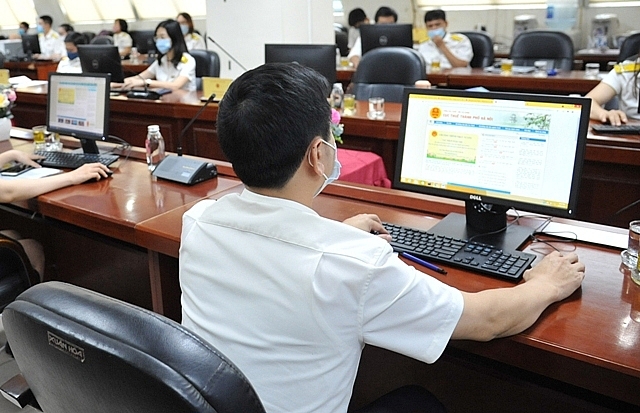 Vào tháng 7/2021, Cục Thuế TP. Hà Nội cũng đã tổ chức chương trình hỗ trợ trực tuyến giải đáp chính sách thuế. Ảnh: CTHN.