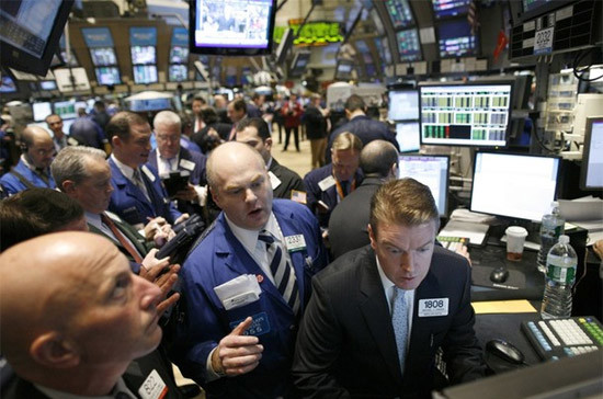 S&P 500 phá mốc 1.700 điểm lần đầu tiên trong lịch sử. Nguồn: internet
