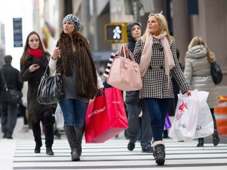 Các nhà bán lẻ Mỹ hy vọng mùa mua sắm cuối năm sẽ là động lực giúp nền kinh tế tăng trưởng. Nguồn: internet