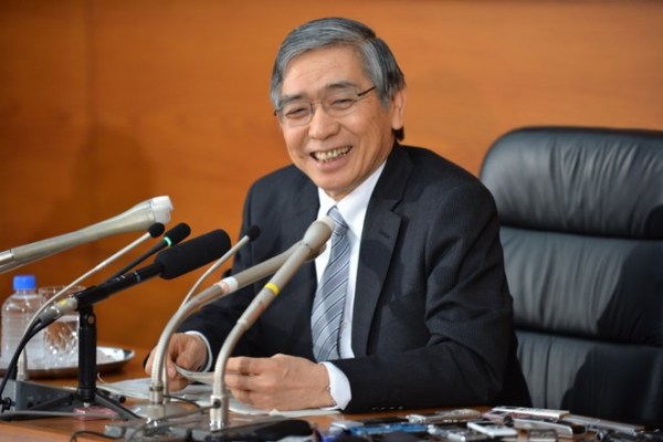 Thống đốc BoJ Haruhiko Kuroda phát biểu trong cuộc họp báo ở thủ đô Tokyo ngày 20/12. Nguồn: internet