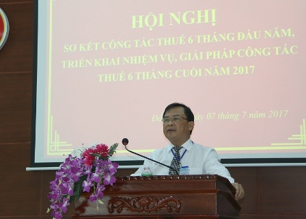 Phó Cục trưởng phụ trách Cục Thuế tỉnh Đắk Lắk phát biểu tại hội nghị sơ kết công tác 6 tháng đầu năm của đơn vị. Ảnh HT