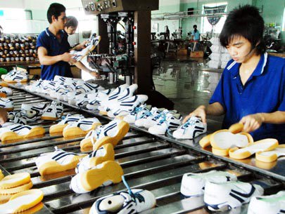 Doanh nghiệp da giày dời nhà máy về tỉnh để thu hút lao động