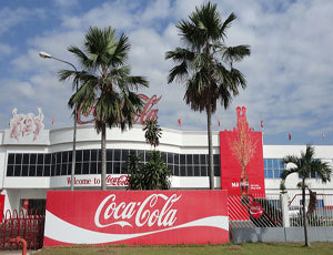 Ly kỳ Coca Cola thâu tóm đối tác Việt