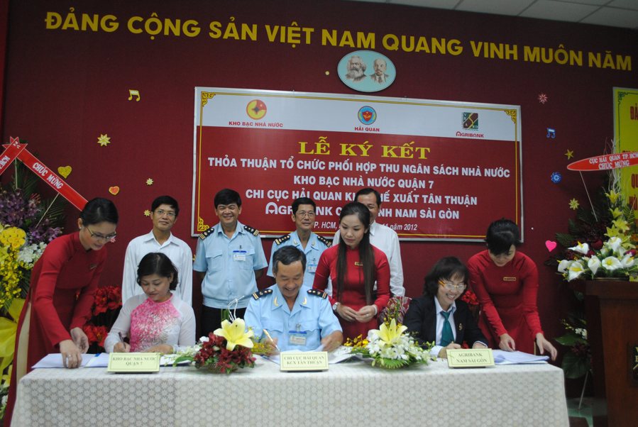  Hải quan Khu chế xuất Tân Thuận ký thỏa thuận phối hợp thu NSNN 