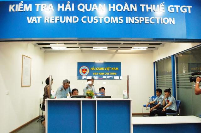 Hoàn thuế giá trị gia tăng tại sân bay Nội Bài 6 tháng cuối năm 2012