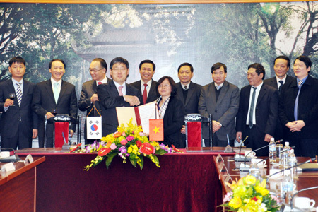 Bộ Tài chính Việt Nam và Bộ Chiến lược và Tài chính Hàn Quốc ký kế hoạch hợp tác năm 2013 