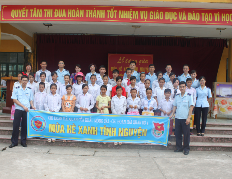 Hải quan Quảng Ninh: Nhiều hoạt động thiết thực trong “Mùa hè tình nguyện 2013”