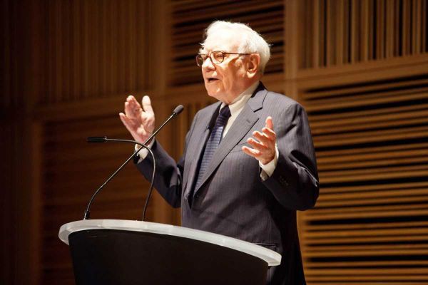 Tỷ phú Buffett: Vàng giảm mấy cũng không mua