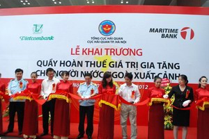 Quầy hoàn thuế GTGT cho người nước ngoài tại sân bay Nội Bài chính thức hoạt động