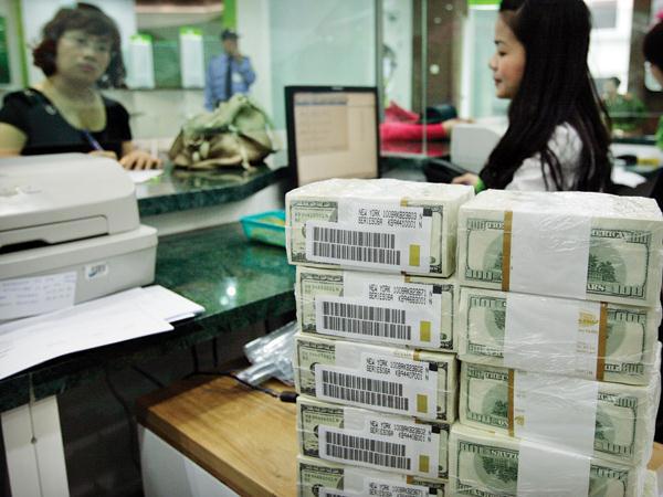 Đại gia ngoại nào nắm 49% vốn ngân hàng Việt?
