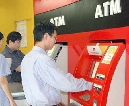 Ngân hàng lớn phải gồng gánh ATM
