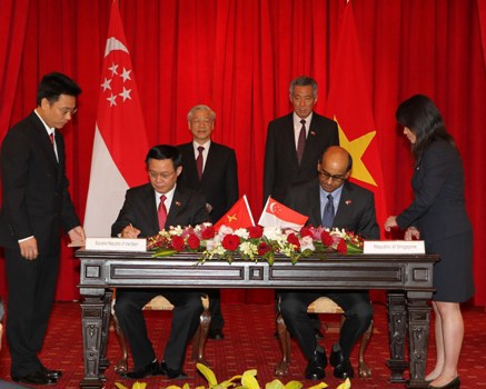 Phát triển quan hệ hợp tác tài chính Việt Nam – Singapore 